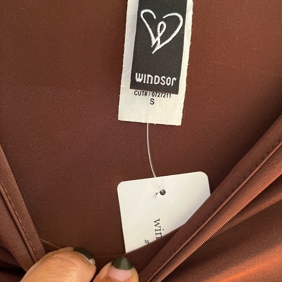 Windsor Brown Long Sleeve Fitted Midi Dress - Picture 10 of 11